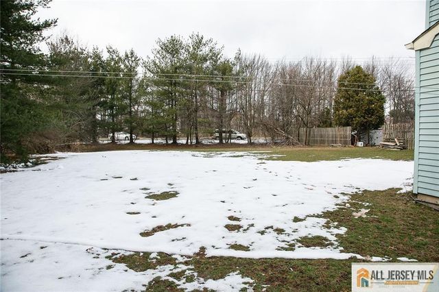 15 Clemmens Court, Edison, NJ 08820