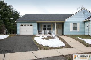 15 Clemmens Court, Edison, NJ 08820