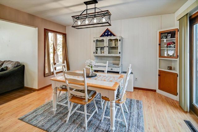 400 Old Indian Trail, Deforest, WI 53532