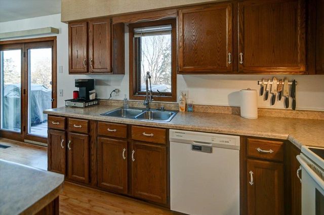 400 Old Indian Trail, Deforest, WI 53532