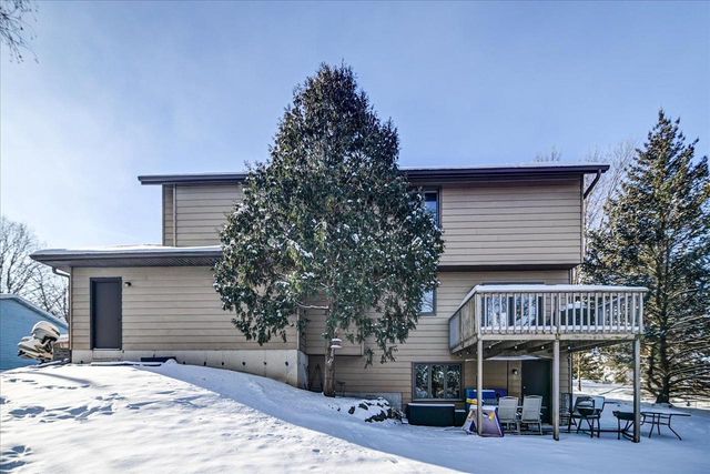 400 Old Indian Trail, Deforest, WI 53532