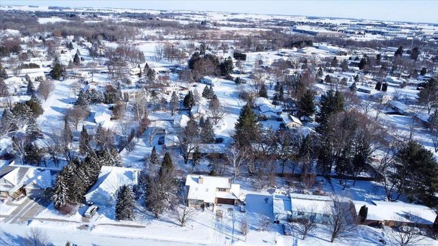 400 Old Indian Trail, Deforest, WI 53532