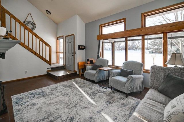 400 Old Indian Trail, Deforest, WI 53532