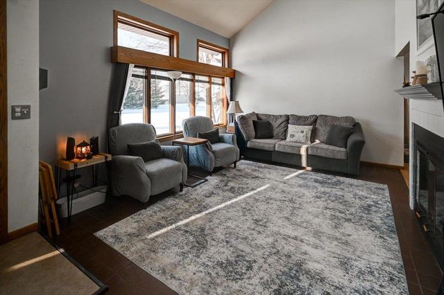 400 Old Indian Trail, Deforest, WI 53532