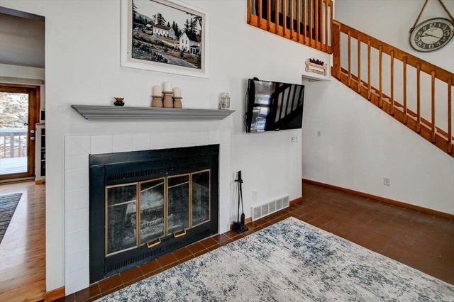 400 Old Indian Trail, Deforest, WI 53532