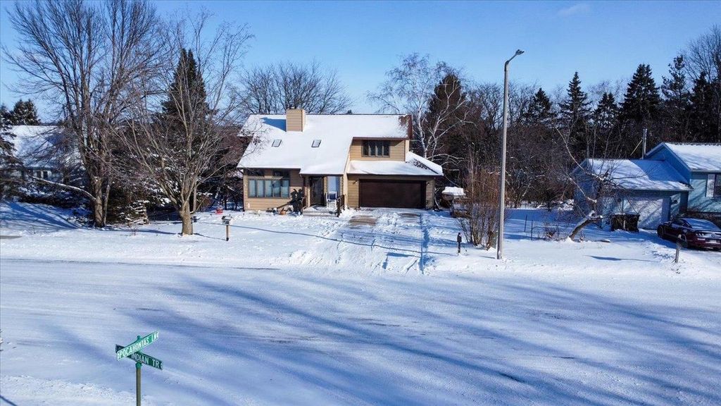 400 Old Indian Trail, Deforest, WI 53532