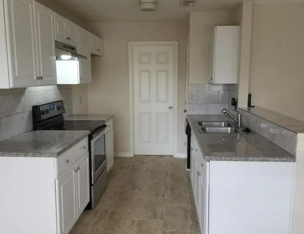 4327 Townes Forest Road, Friendswood, TX 77546