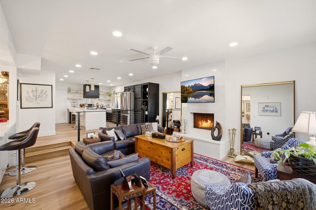 Image 10 of property listing at 8212 E DEL CUARZO Drive, Scottsdale, AZ 85258