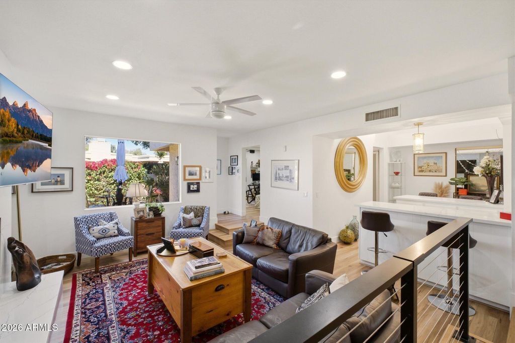 Image 11 of property listing at 8212 E DEL CUARZO Drive, Scottsdale, AZ 85258