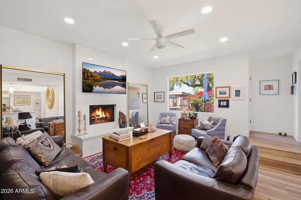 Image 12 of property listing at 8212 E DEL CUARZO Drive, Scottsdale, AZ 85258