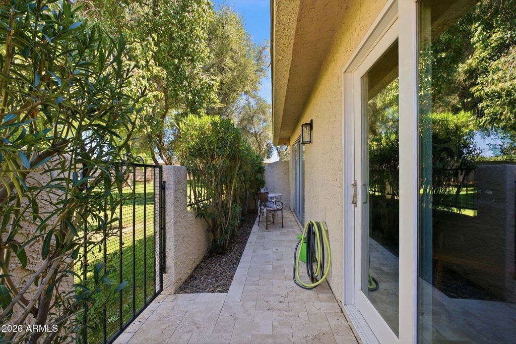 Image 24 of property listing at 8212 E DEL CUARZO Drive, Scottsdale, AZ 85258