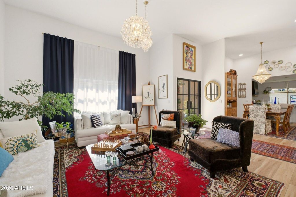 Image 5 of property listing at 8212 E DEL CUARZO Drive, Scottsdale, AZ 85258