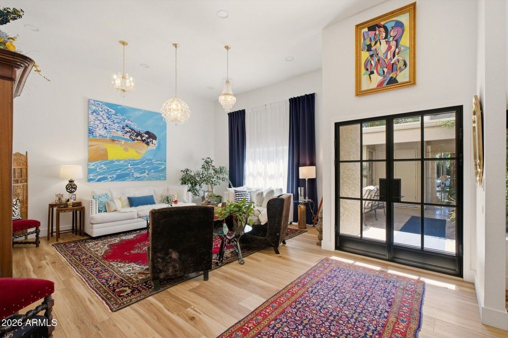 Image 6 of property listing at 8212 E DEL CUARZO Drive, Scottsdale, AZ 85258