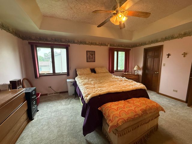 1401 Capri Lane, Dyer, IN 46311