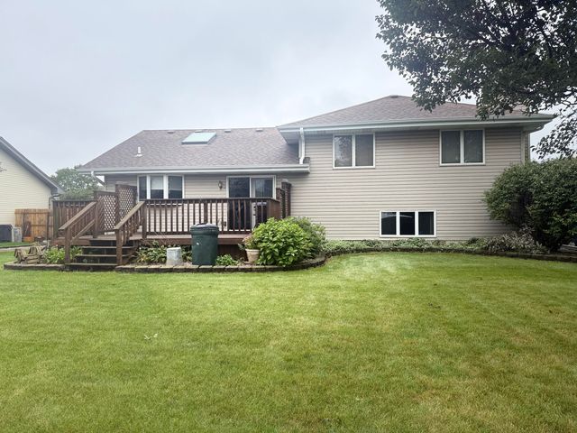 1401 Capri Lane, Dyer, IN 46311