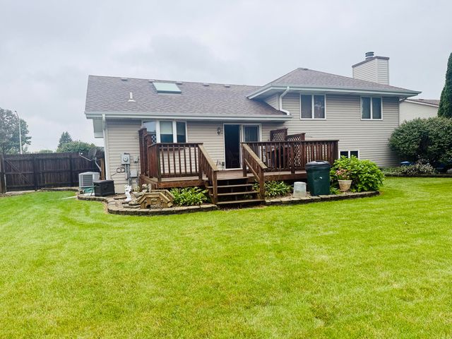 1401 Capri Lane, Dyer, IN 46311