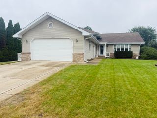 1401 Capri Lane, Dyer, IN 46311