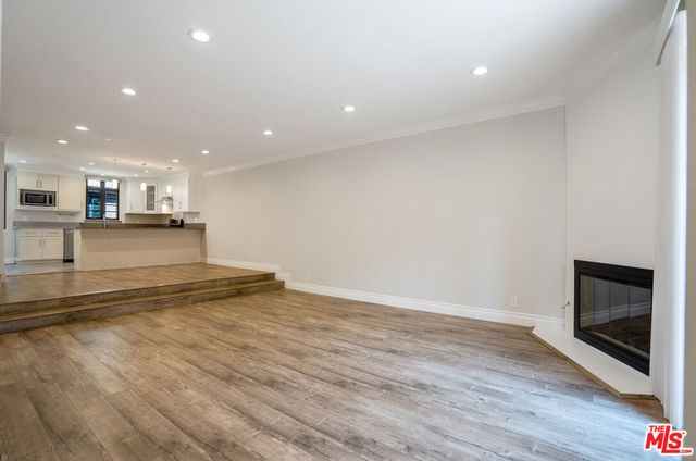 4368 W 8th Street 17, Los Angeles, CA 90005