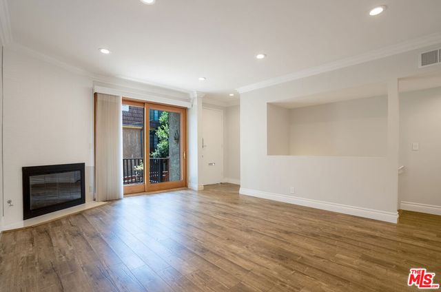 4368 W 8th Street 17, Los Angeles, CA 90005