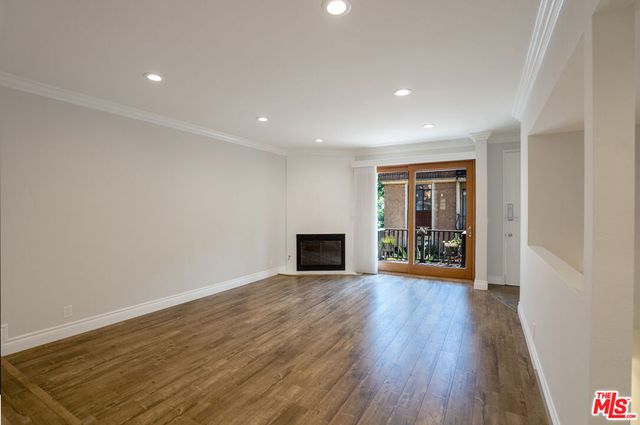 4368 W 8th Street 17, Los Angeles, CA 90005