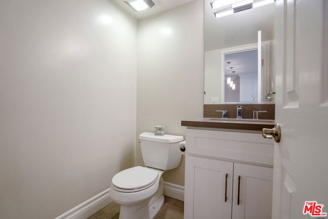 4368 W 8th Street 17, Los Angeles, CA 90005