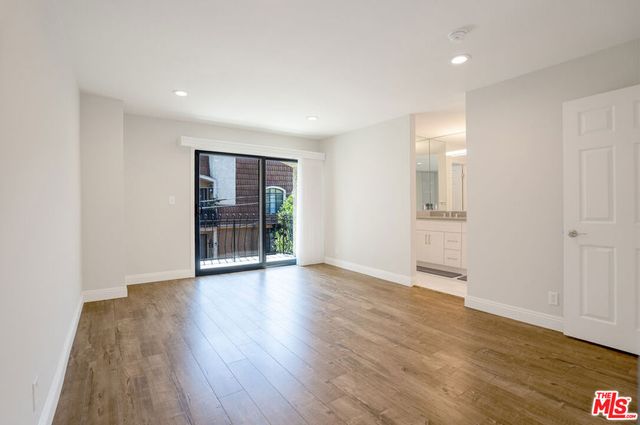 4368 W 8th Street 17, Los Angeles, CA 90005