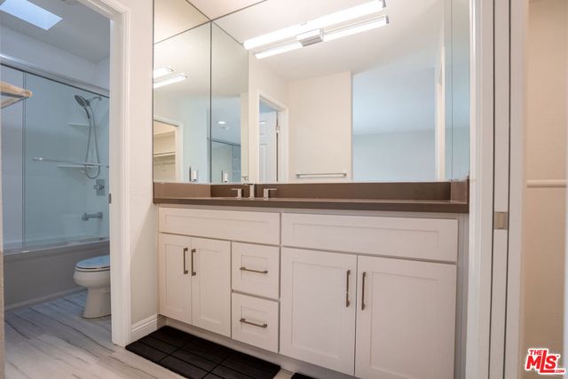 4368 W 8th Street 17, Los Angeles, CA 90005