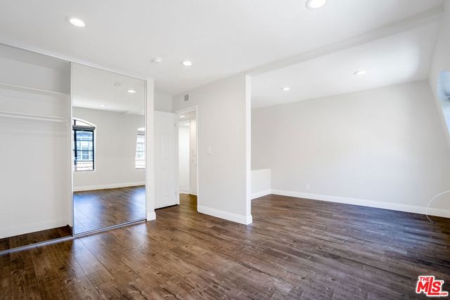 4368 W 8th Street 17, Los Angeles, CA 90005