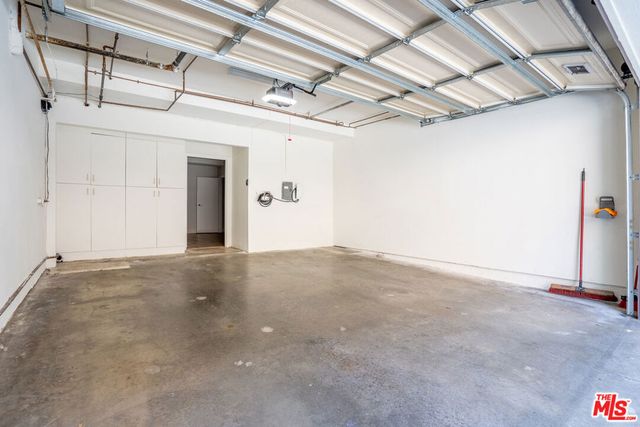 4368 W 8th Street 17, Los Angeles, CA 90005