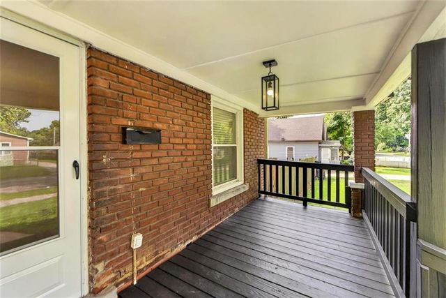 433 OAKLEY Avenue, Kansas City, MO 64123