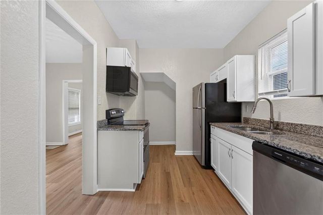 433 OAKLEY Avenue, Kansas City, MO 64123