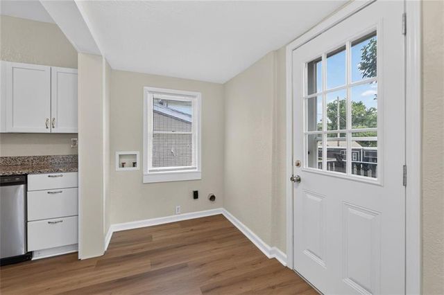 433 OAKLEY Avenue, Kansas City, MO 64123