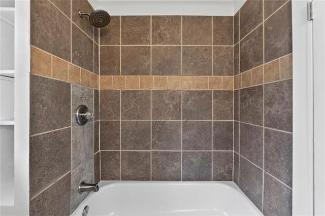 433 OAKLEY Avenue, Kansas City, MO 64123