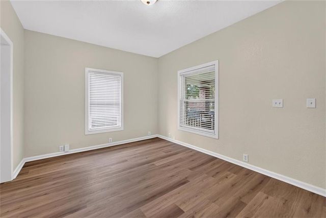 433 OAKLEY Avenue, Kansas City, MO 64123