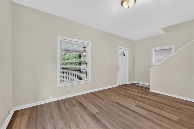 433 OAKLEY Avenue, Kansas City, MO 64123
