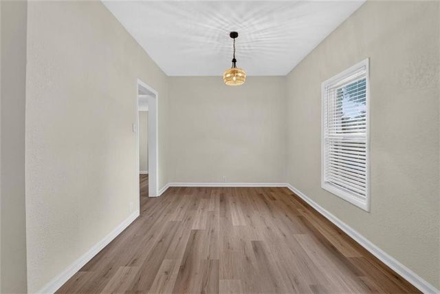 433 OAKLEY Avenue, Kansas City, MO 64123