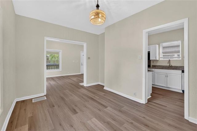 433 OAKLEY Avenue, Kansas City, MO 64123