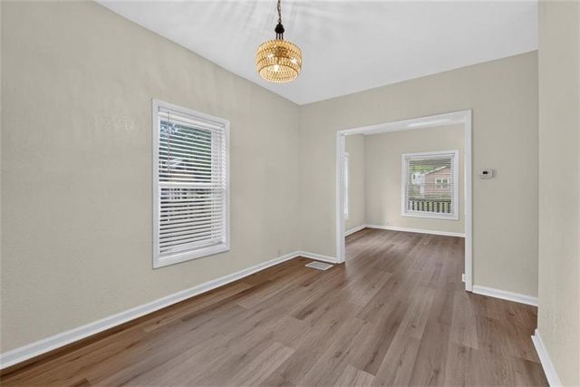 433 OAKLEY Avenue, Kansas City, MO 64123