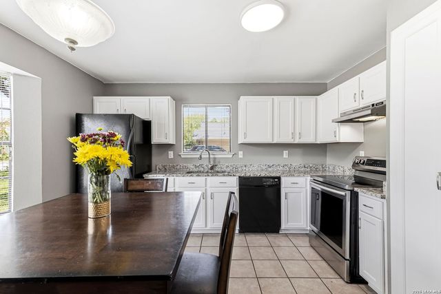 8815 Silent Strm, San Antonio, TX 78250