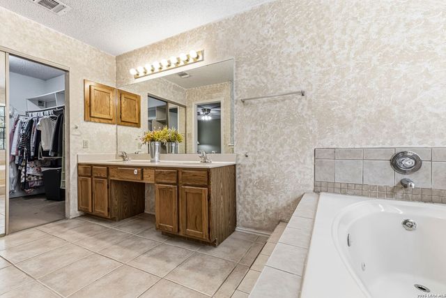 8815 Silent Strm, San Antonio, TX 78250