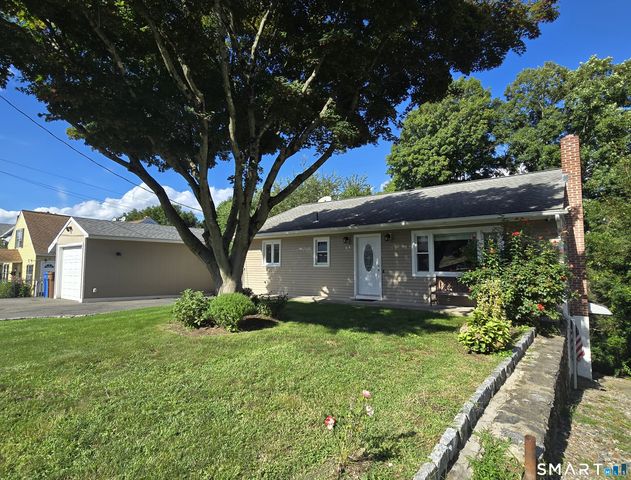 9 Lakeview Avenue, Shelton, CT 06484