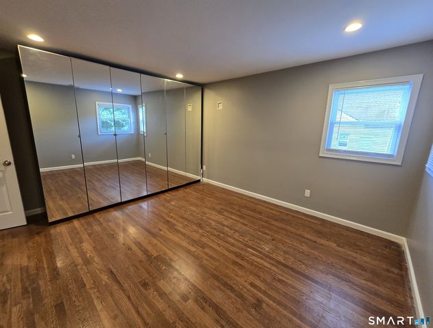 9 Lakeview Avenue, Shelton, CT 06484