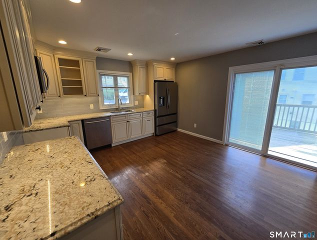 9 Lakeview Avenue, Shelton, CT 06484