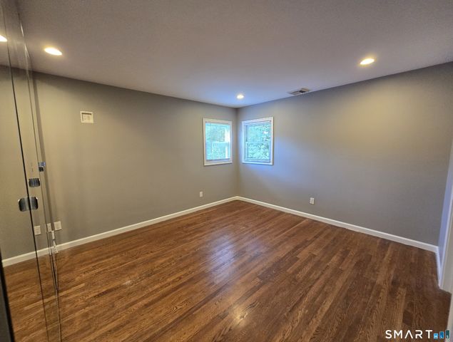9 Lakeview Avenue, Shelton, CT 06484