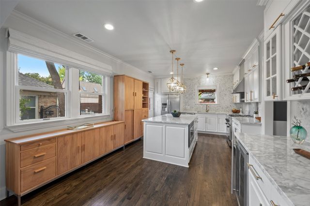 5621 Mccommas Boulevard, Dallas, TX 75206