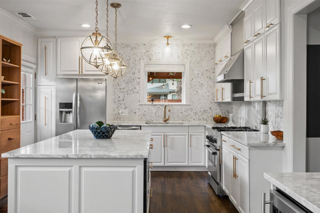 5621 Mccommas Boulevard, Dallas, TX 75206