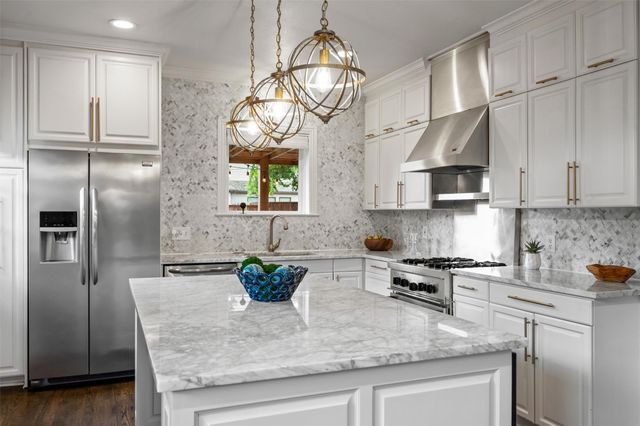 5621 Mccommas Boulevard, Dallas, TX 75206