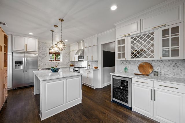 5621 Mccommas Boulevard, Dallas, TX 75206