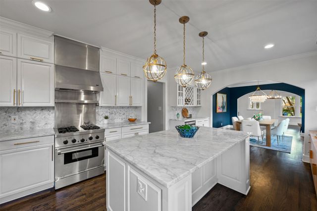 5621 Mccommas Boulevard, Dallas, TX 75206