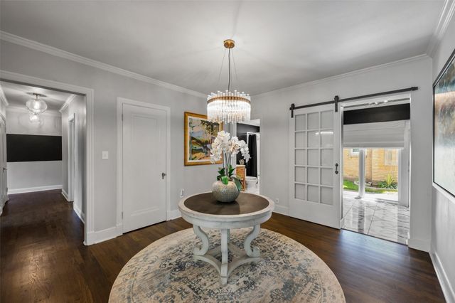 5621 Mccommas Boulevard, Dallas, TX 75206